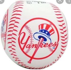 Meet your Posher, Elaine